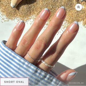 Glamnetic Press On Nails in Into Blue